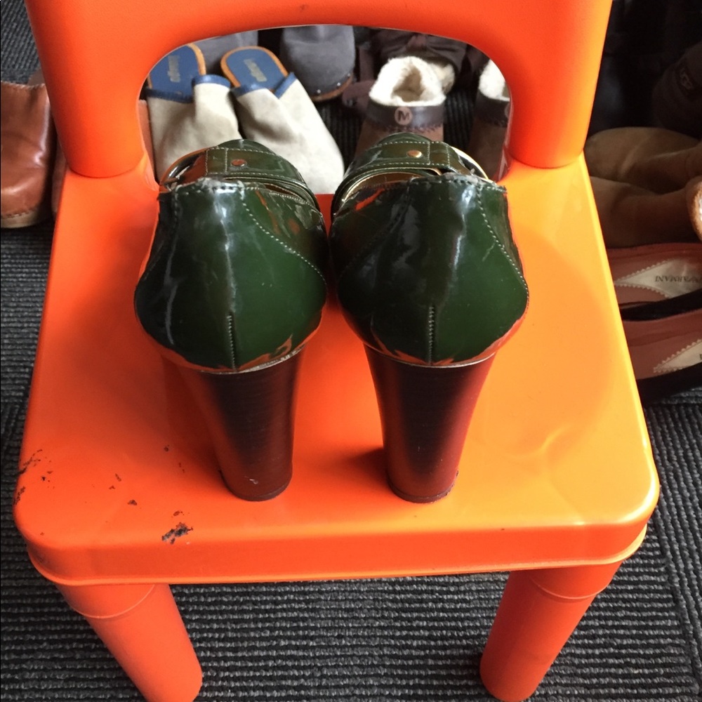 Pumps - Picture 2 of 5